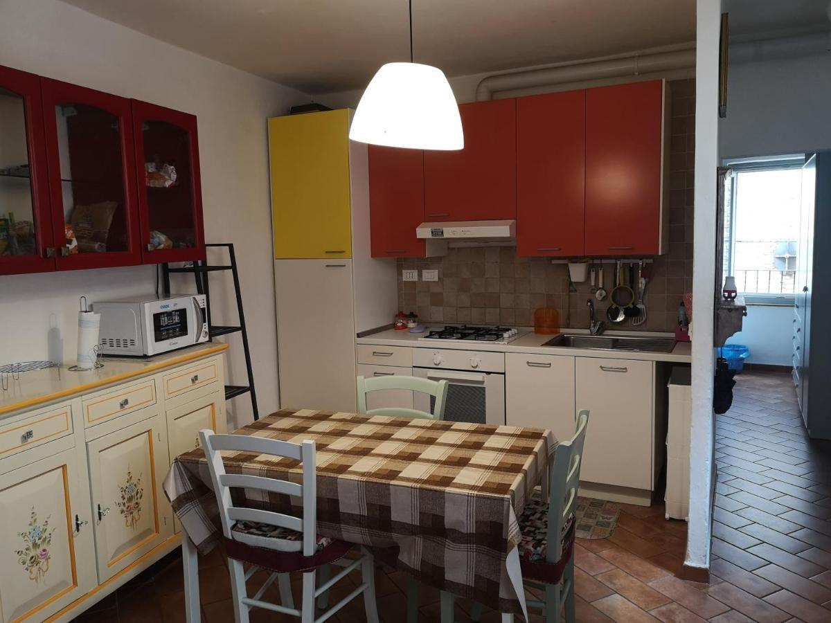 Appartamento Tipico In Centro Storico Urbino Exterior photo