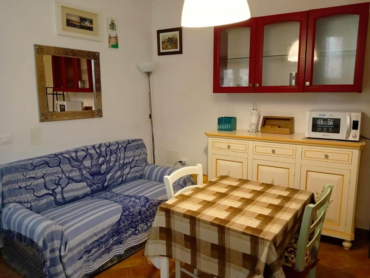 Appartamento Tipico In Centro Storico Urbino Exterior photo